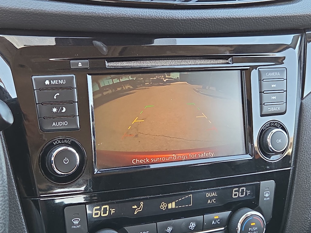 Thumbnail: 2020 Nissan Rogue Sport - 25