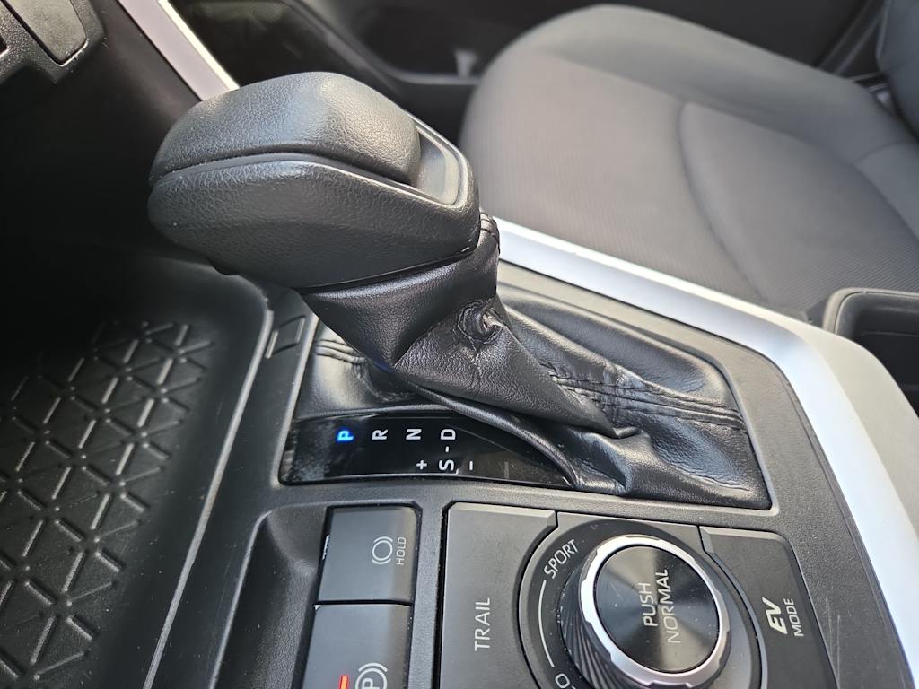 Thumbnail: 2019 Toyota RAV4 - 15