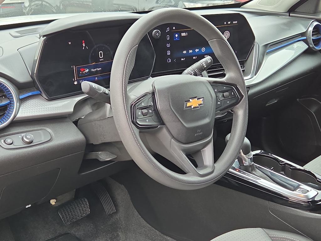 Thumbnail: 2025 Chevrolet Trax - 2