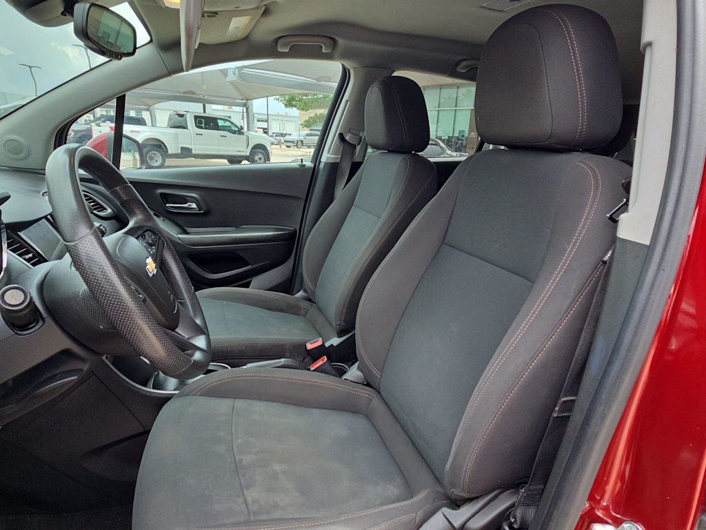 Thumbnail: 2022 Chevrolet Trax - 11
