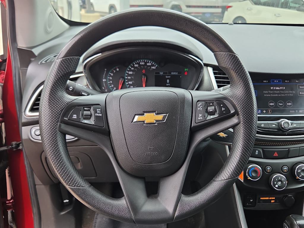 Thumbnail: 2022 Chevrolet Trax - 14