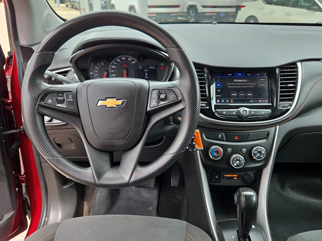 Thumbnail: 2022 Chevrolet Trax - 10