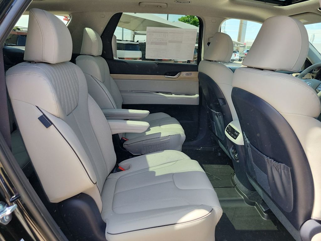 Thumbnail: 2025 Hyundai Palisade - 26