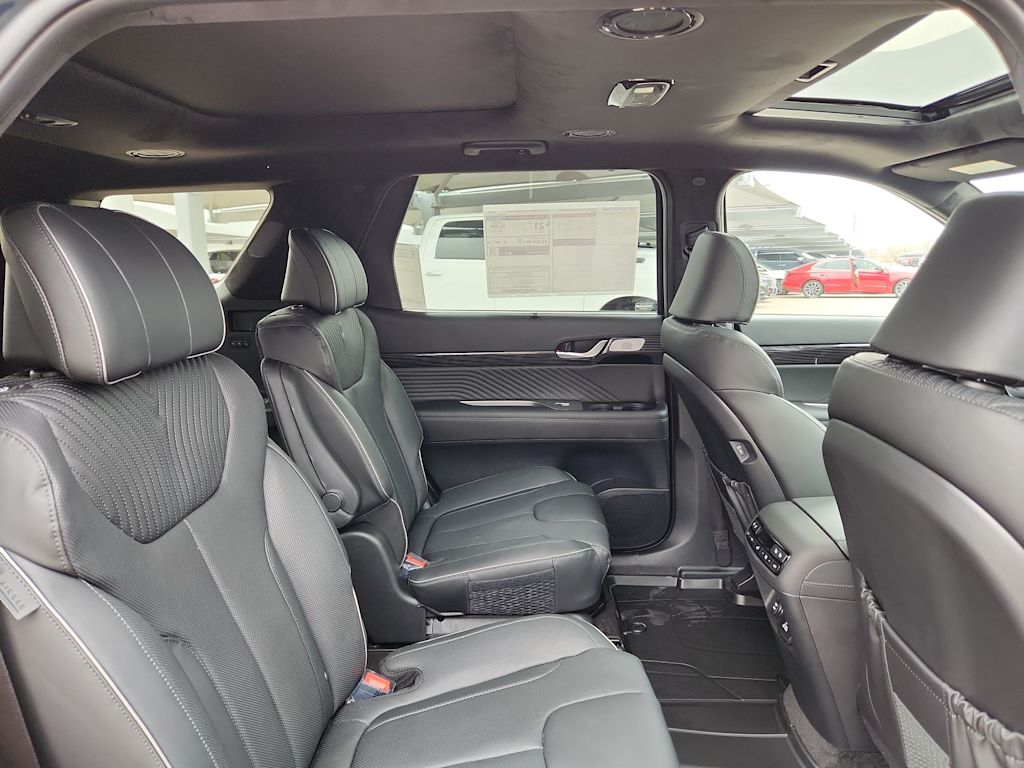 Thumbnail: 2025 Hyundai Palisade - 25