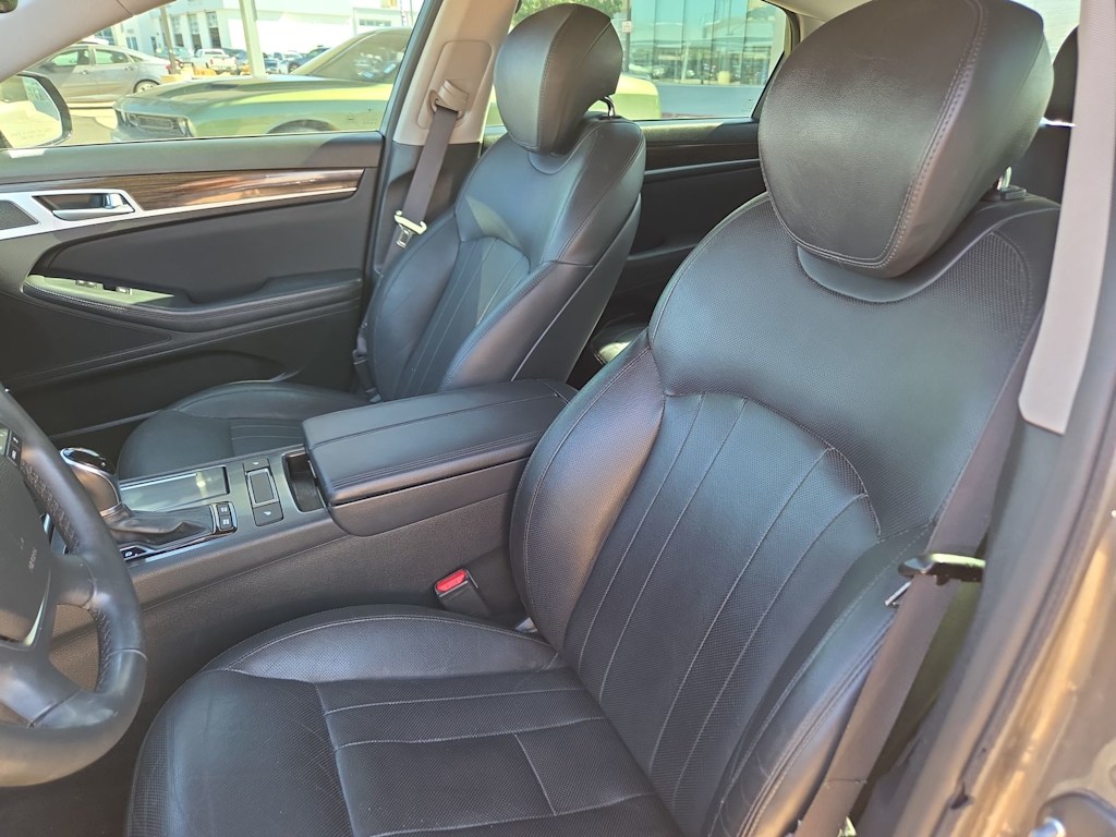 Thumbnail: 2017 Genesis G80 - 11