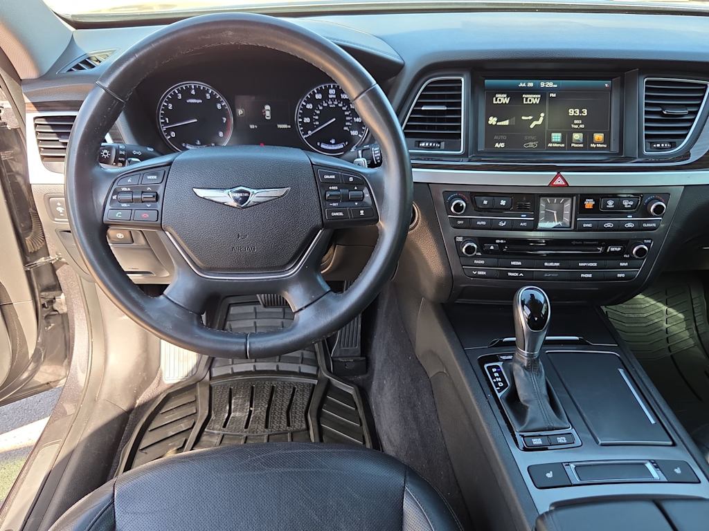Thumbnail: 2017 Genesis G80 - 10