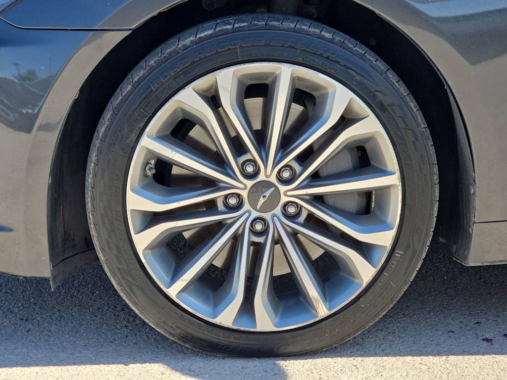 Thumbnail: 2017 Genesis G80 - 8