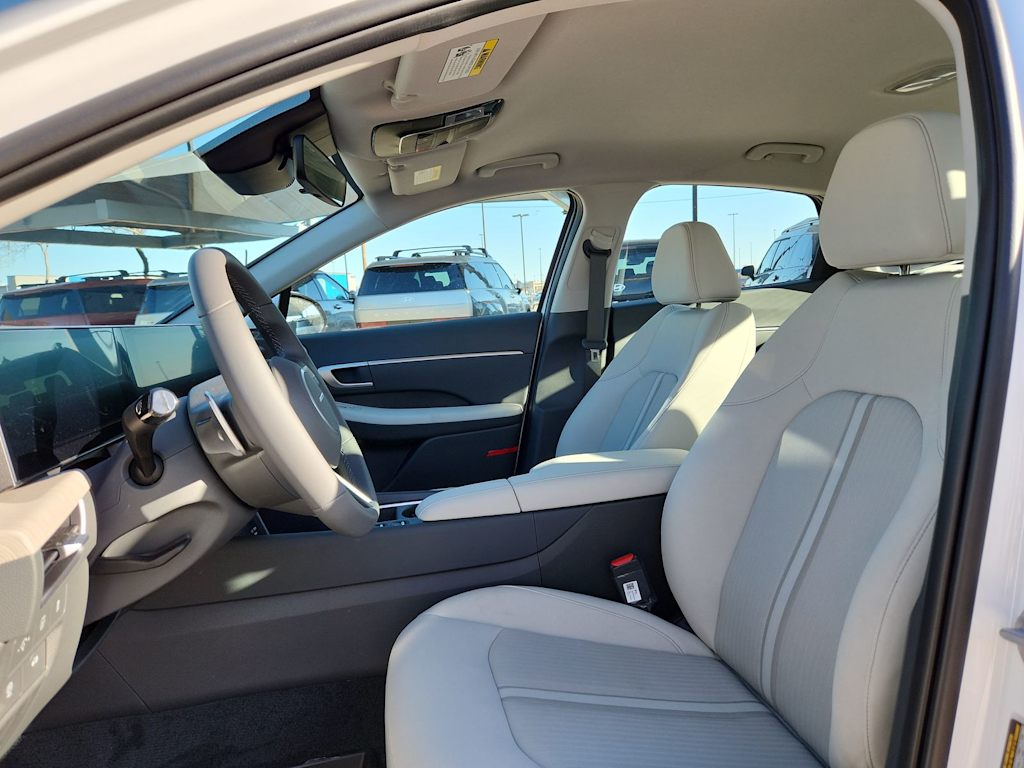 Thumbnail: 2025 Hyundai Sonata - 10