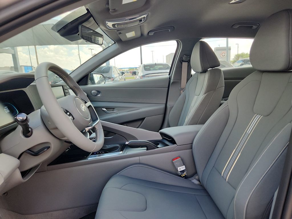 Thumbnail: 2025 Hyundai Elantra - 10