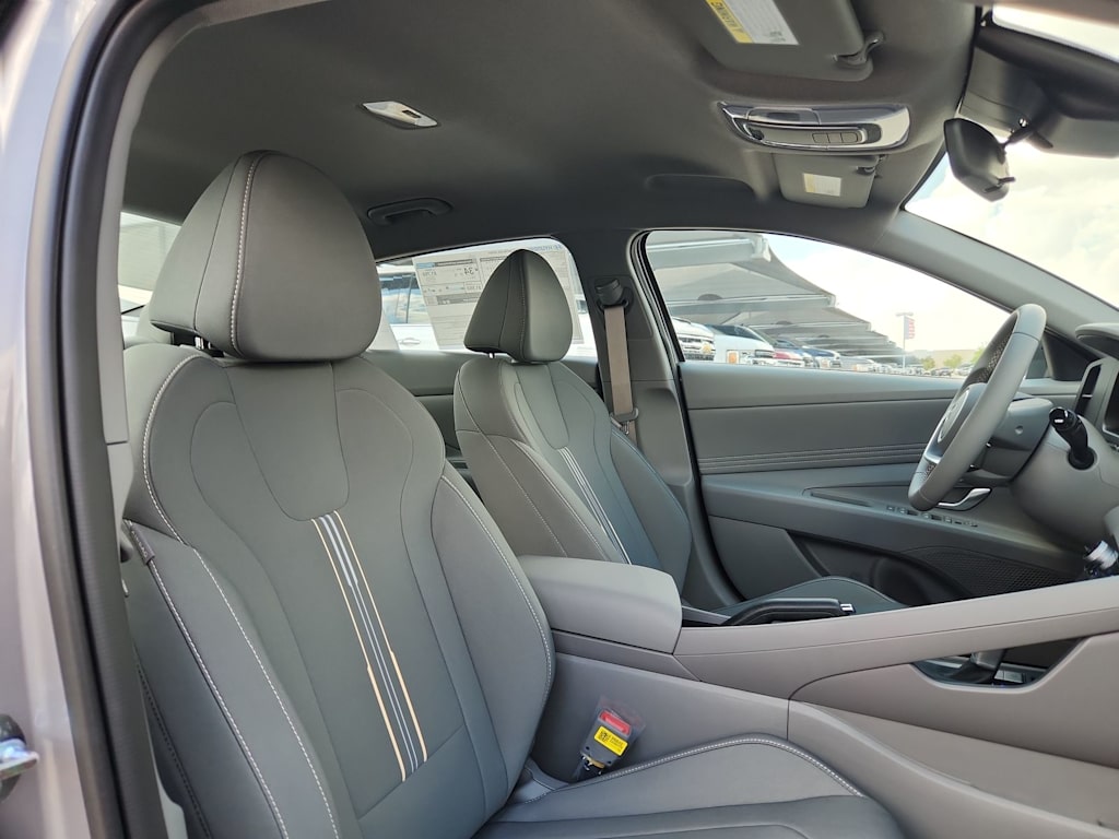 Thumbnail: 2025 Hyundai Elantra - 11