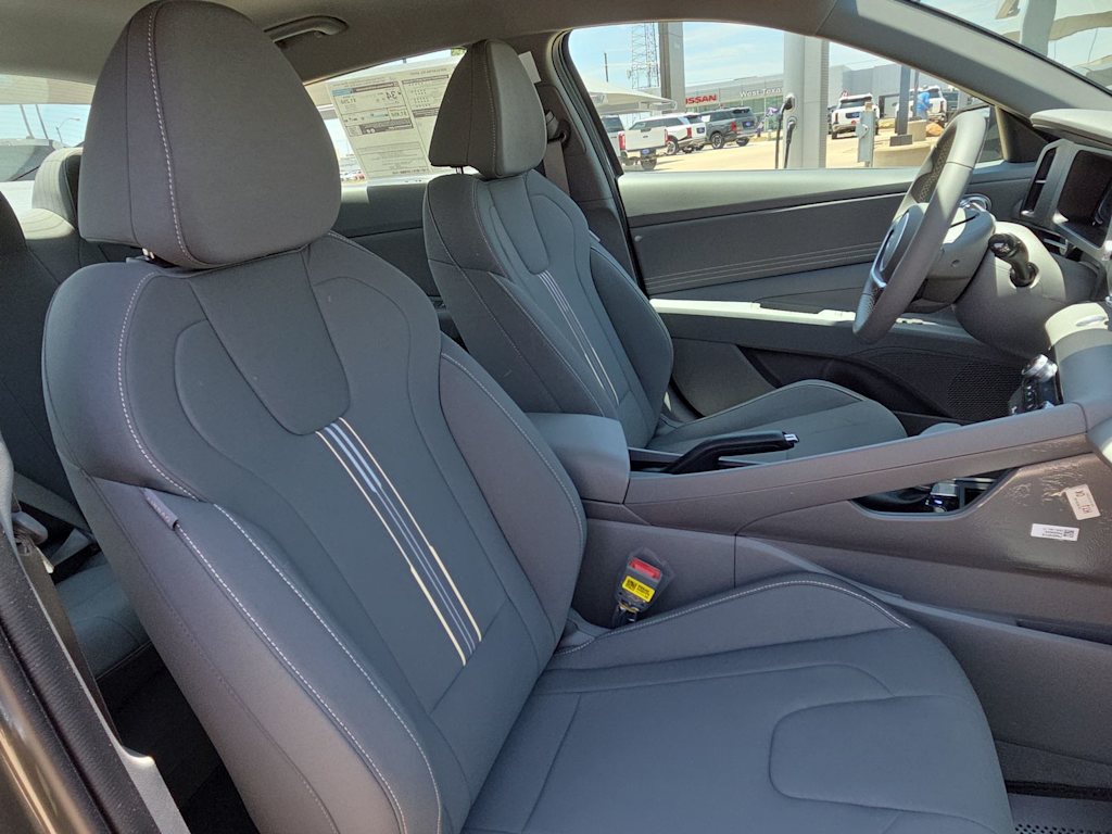 Thumbnail: 2026 Hyundai Elantra - 22