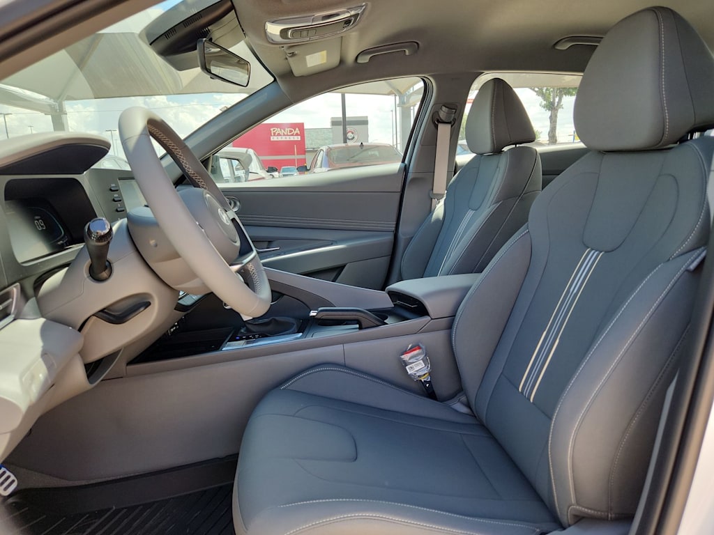 Thumbnail: 2025 Hyundai Elantra - 10