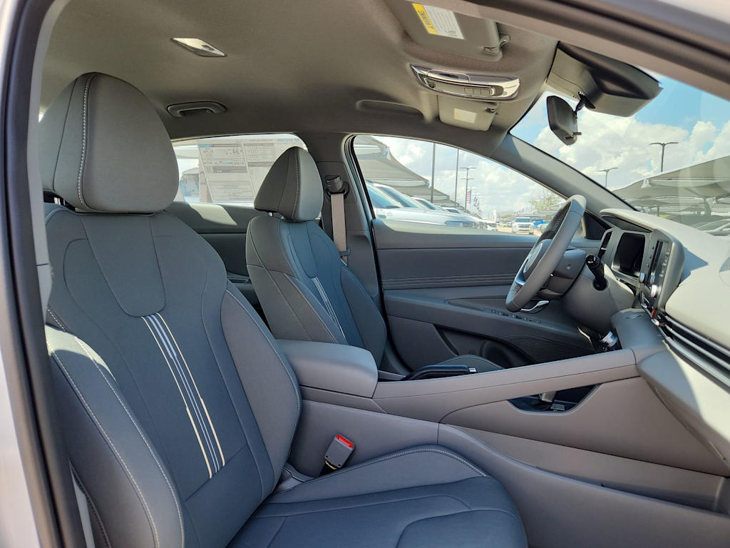 Thumbnail: 2025 Hyundai Elantra - 11