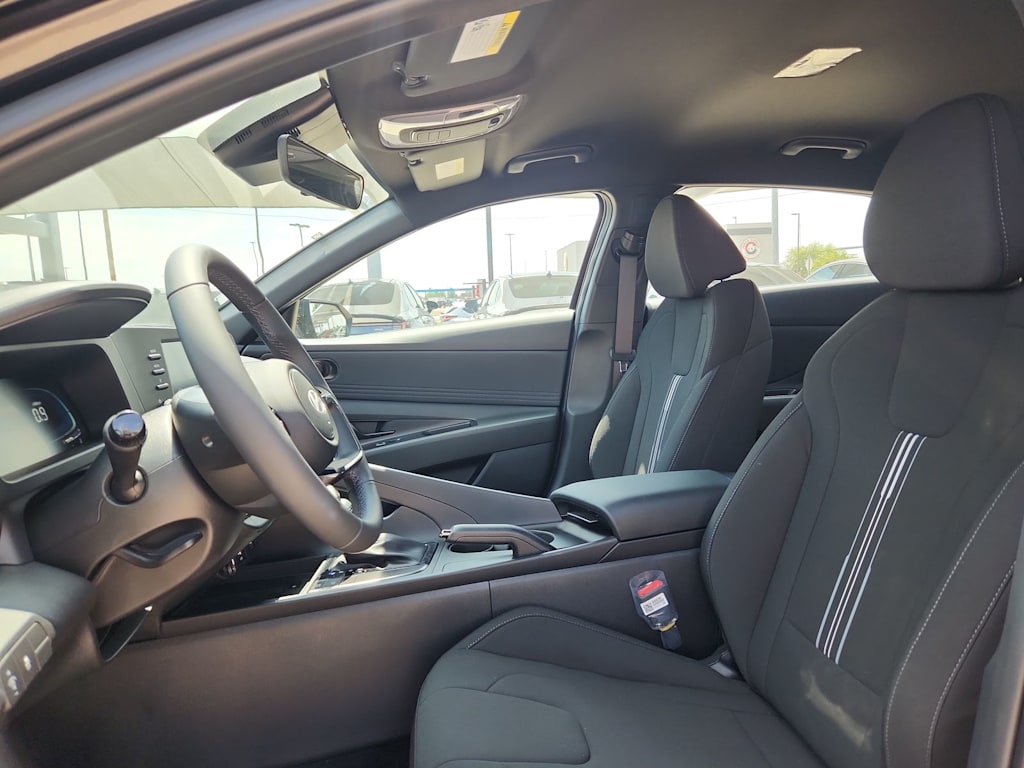 Thumbnail: 2025 Hyundai Elantra - 10