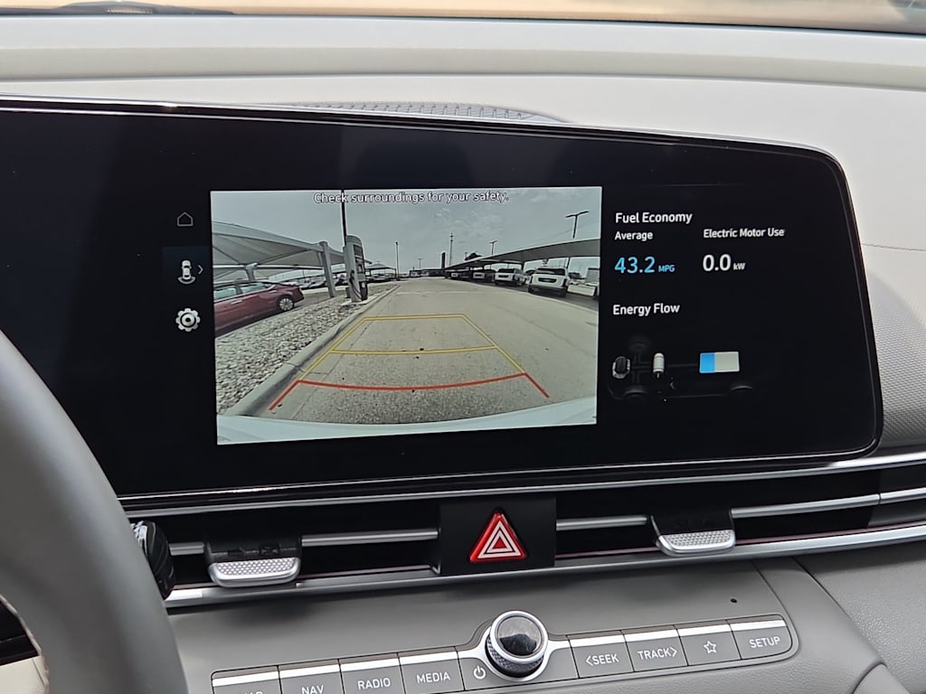 Thumbnail: 2025 Hyundai Elantra - 25