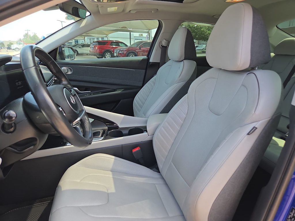 Thumbnail: 2025 Hyundai Elantra - 10