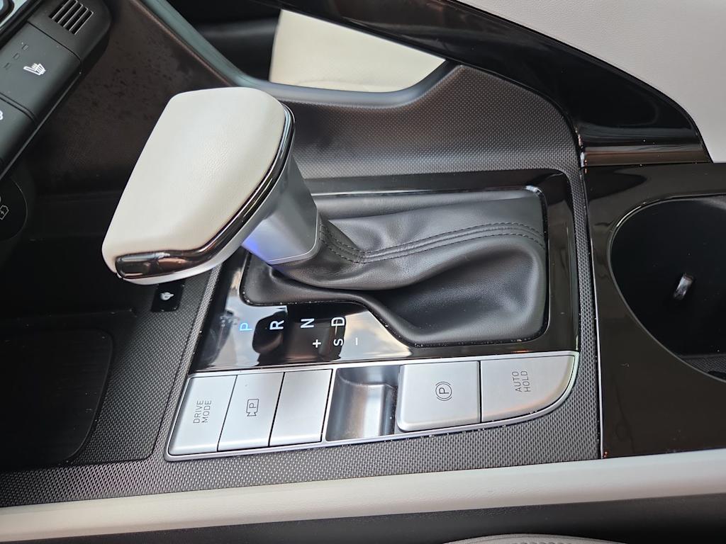 Thumbnail: 2025 Hyundai Elantra - 15