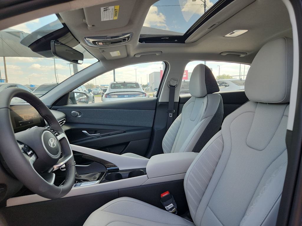 Thumbnail: 2025 Hyundai Elantra - 11