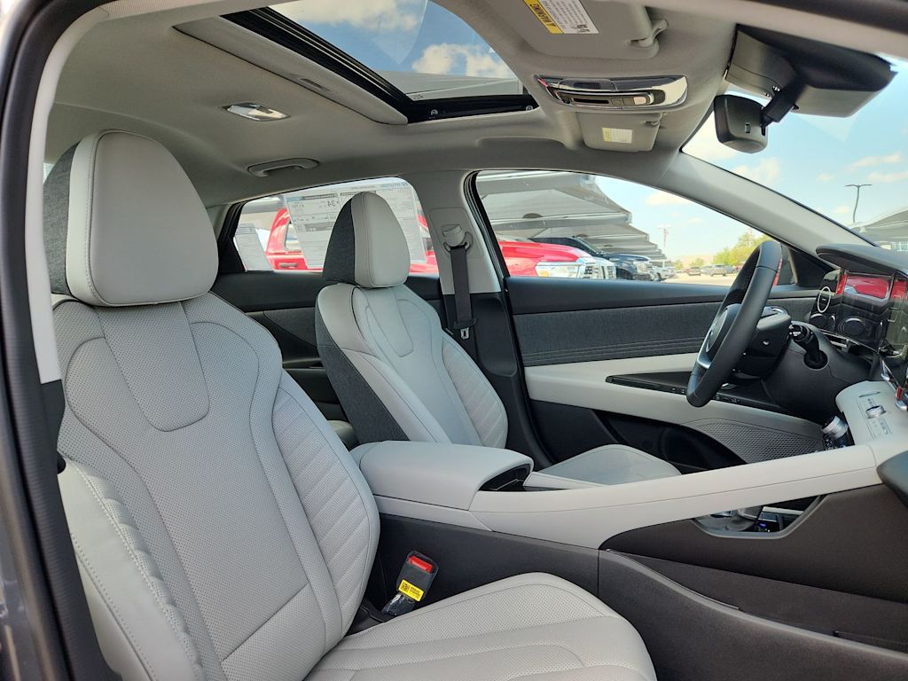 Thumbnail: 2025 Hyundai Elantra - 12