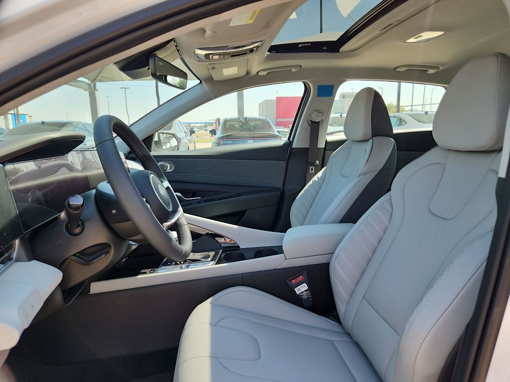 Thumbnail: 2025 Hyundai Elantra - 11