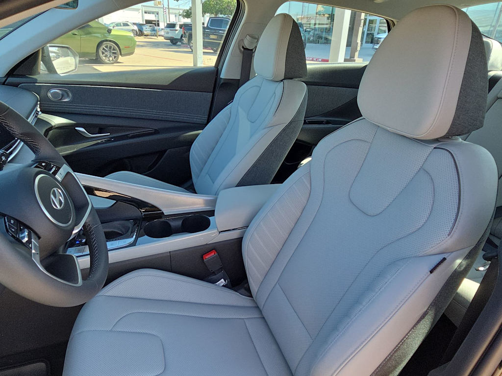 Thumbnail: 2026 Hyundai Elantra - 10