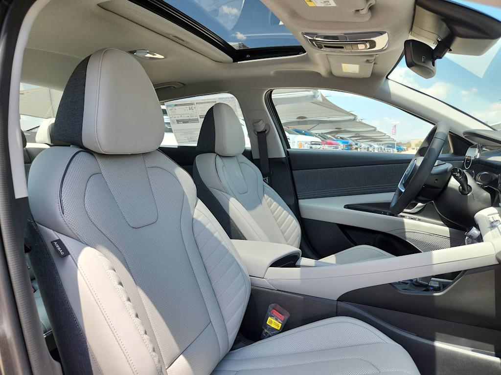Thumbnail: 2025 Hyundai Elantra - 11