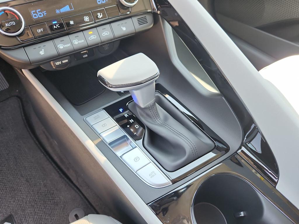 Thumbnail: 2025 Hyundai Elantra - 15