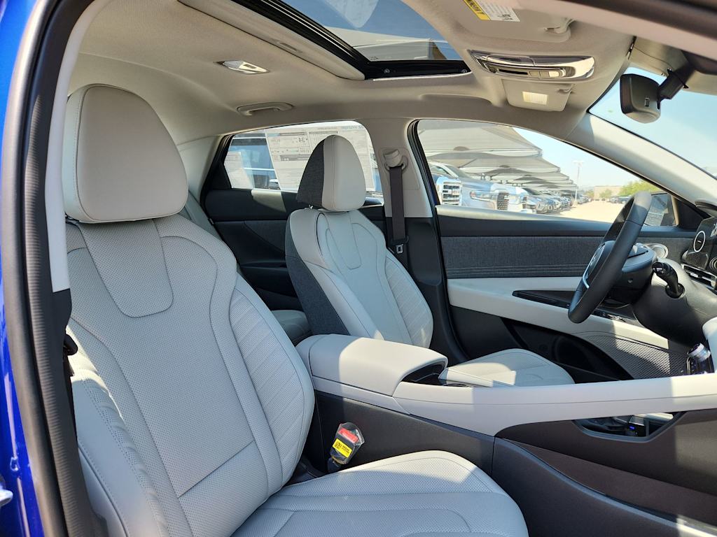 Thumbnail: 2025 Hyundai Elantra - 23