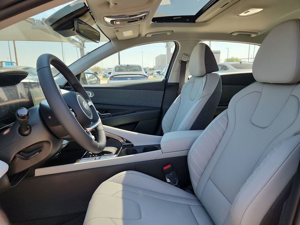 Thumbnail: 2025 Hyundai Elantra - 10