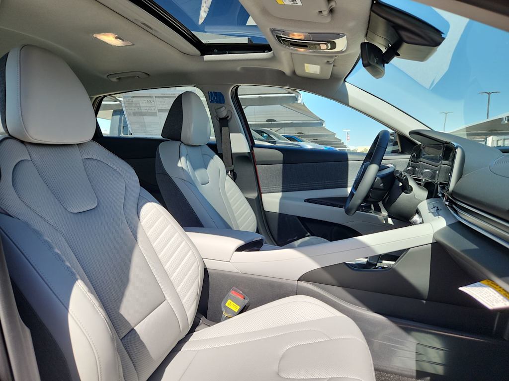 Thumbnail: 2025 Hyundai Elantra - 22