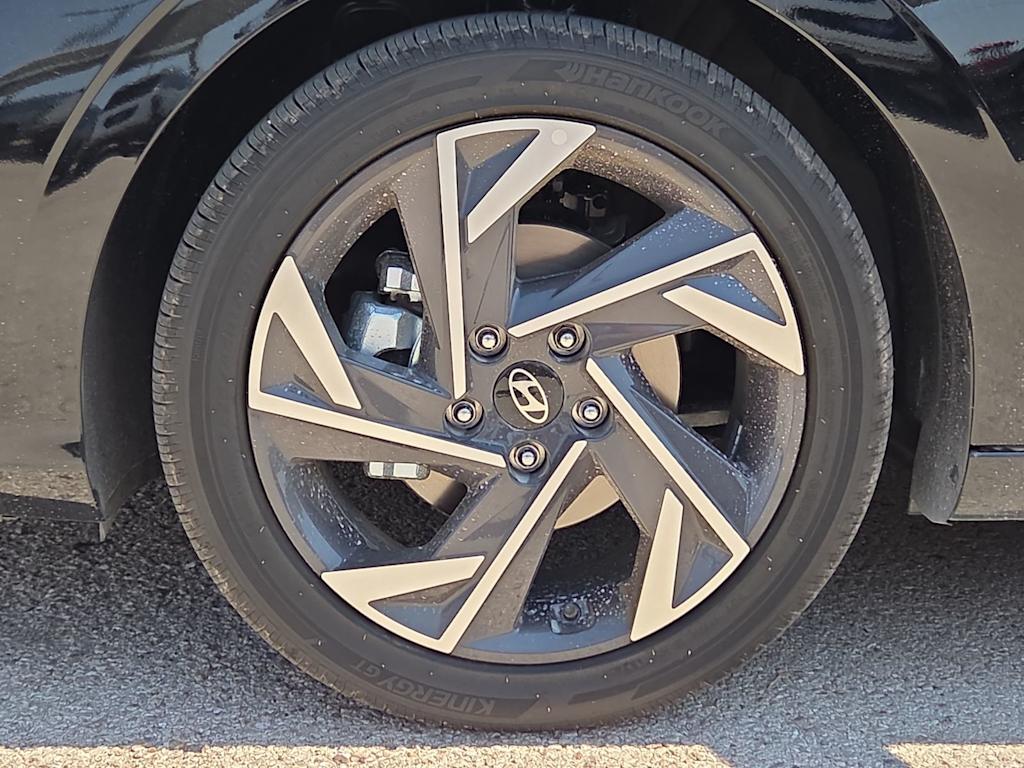 Thumbnail: 2026 Hyundai Elantra - 5