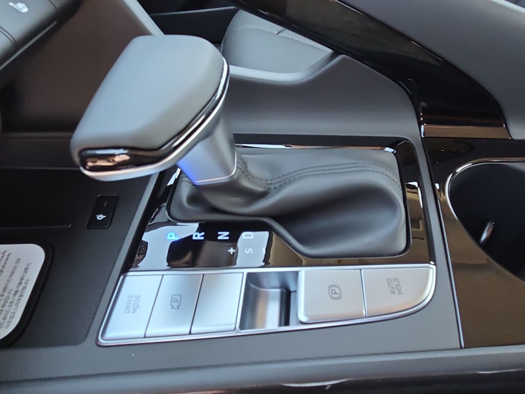 Thumbnail: 2026 Hyundai Elantra - 16