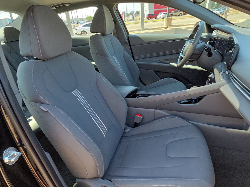 Thumbnail: 2025 Hyundai Elantra - 21