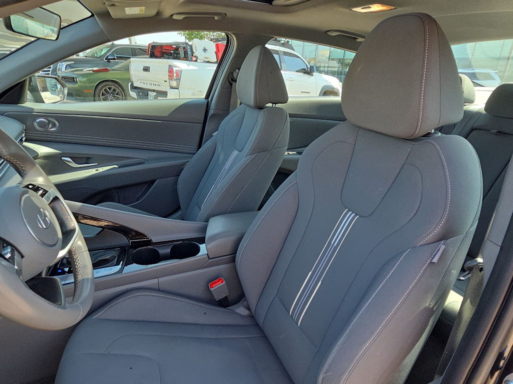 Thumbnail: 2025 Hyundai Elantra - 10