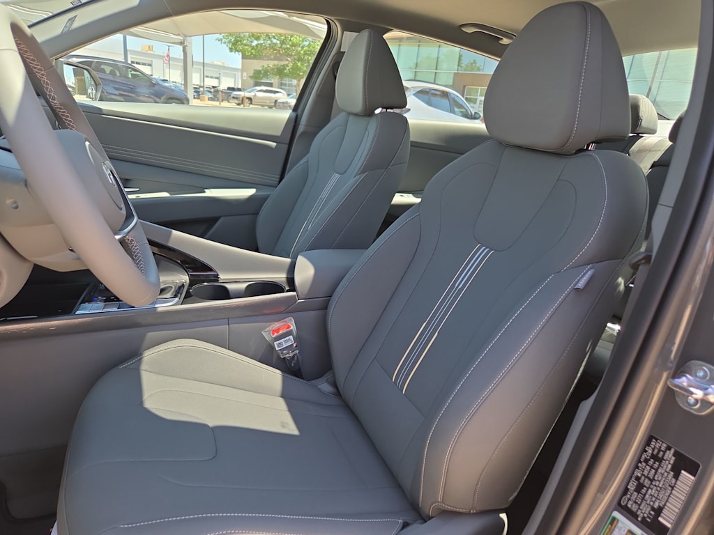 Thumbnail: 2026 Hyundai Elantra - 10