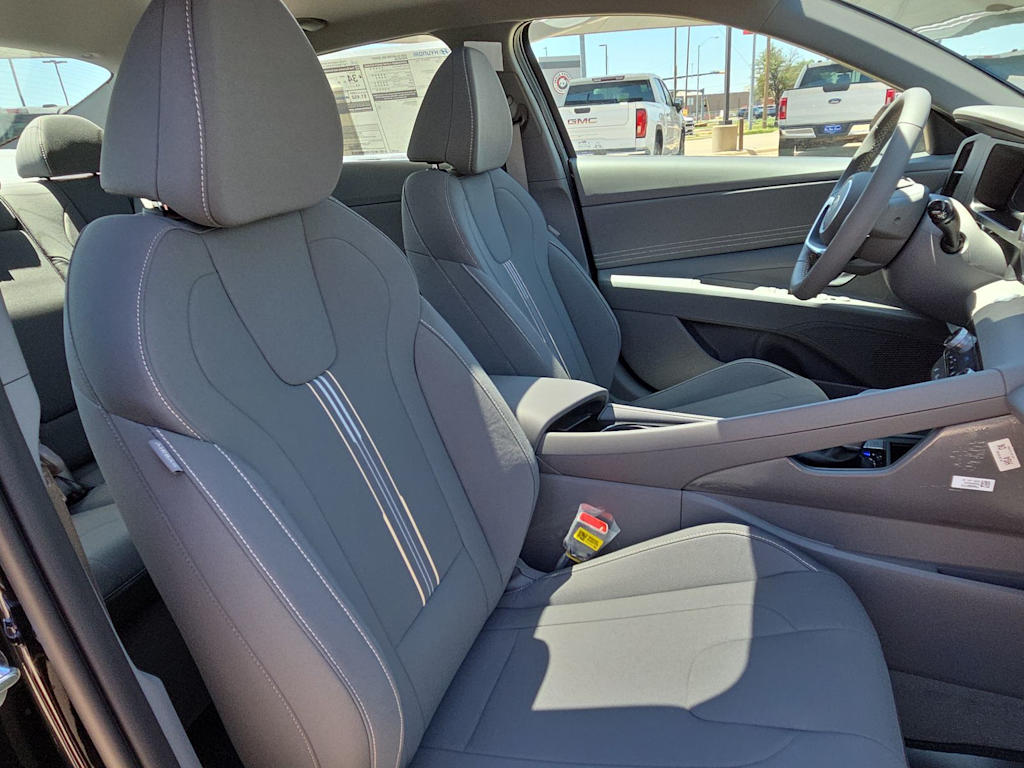 Thumbnail: 2026 Hyundai Elantra - 11