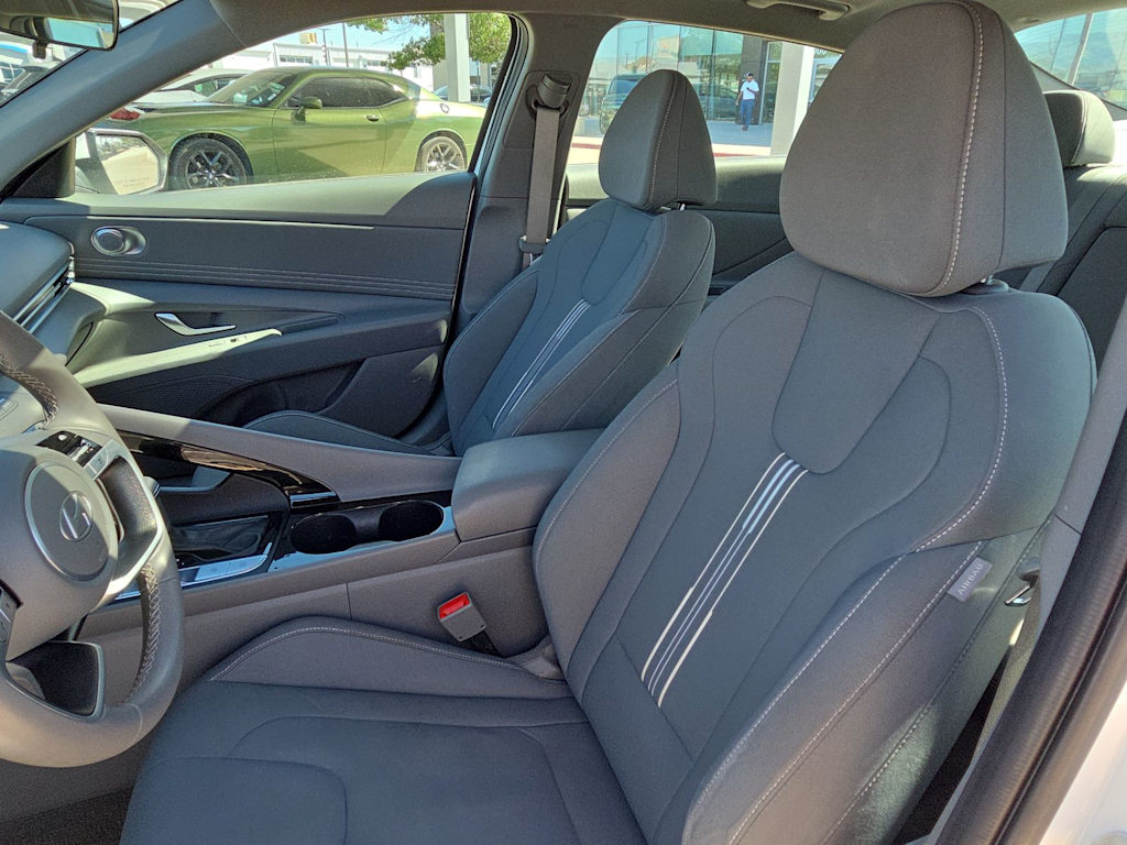 Thumbnail: 2025 Hyundai Elantra - 10