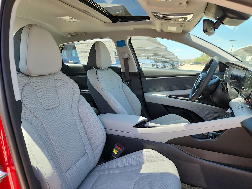 Thumbnail: 2025 Hyundai Ioniq 6 - 22