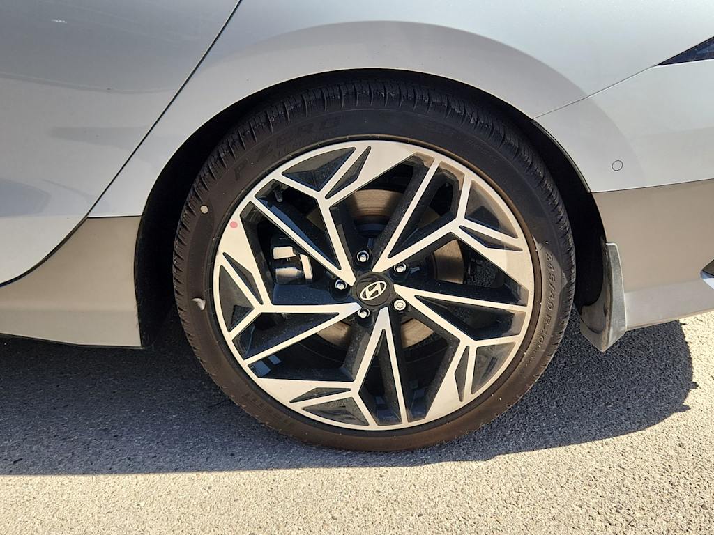 2025 Hyundai IONIQ 6 Limited - Photo 6