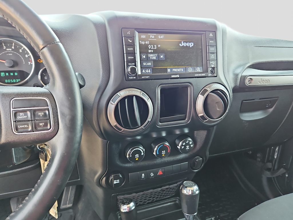 Thumbnail: 2018 Jeep Wrangler - 14