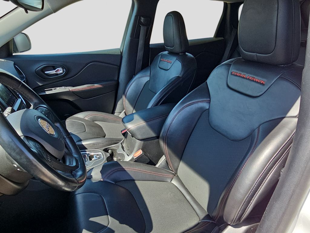 Thumbnail: 2020 Jeep Cherokee - 9