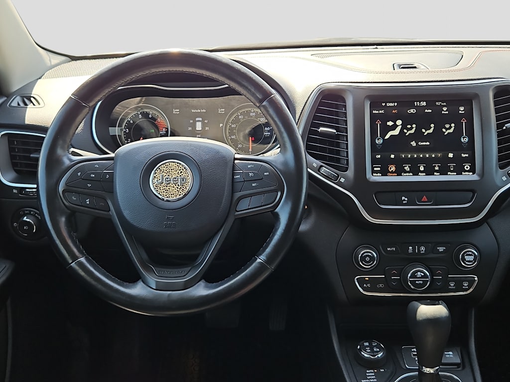 Thumbnail: 2020 Jeep Cherokee - 8