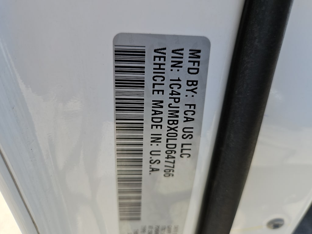 Thumbnail: 2020 Jeep Cherokee - 18