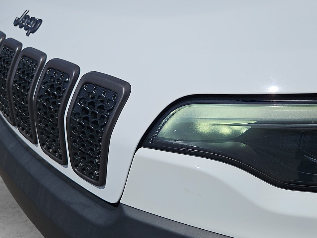 Thumbnail: 2020 Jeep Cherokee - 23
