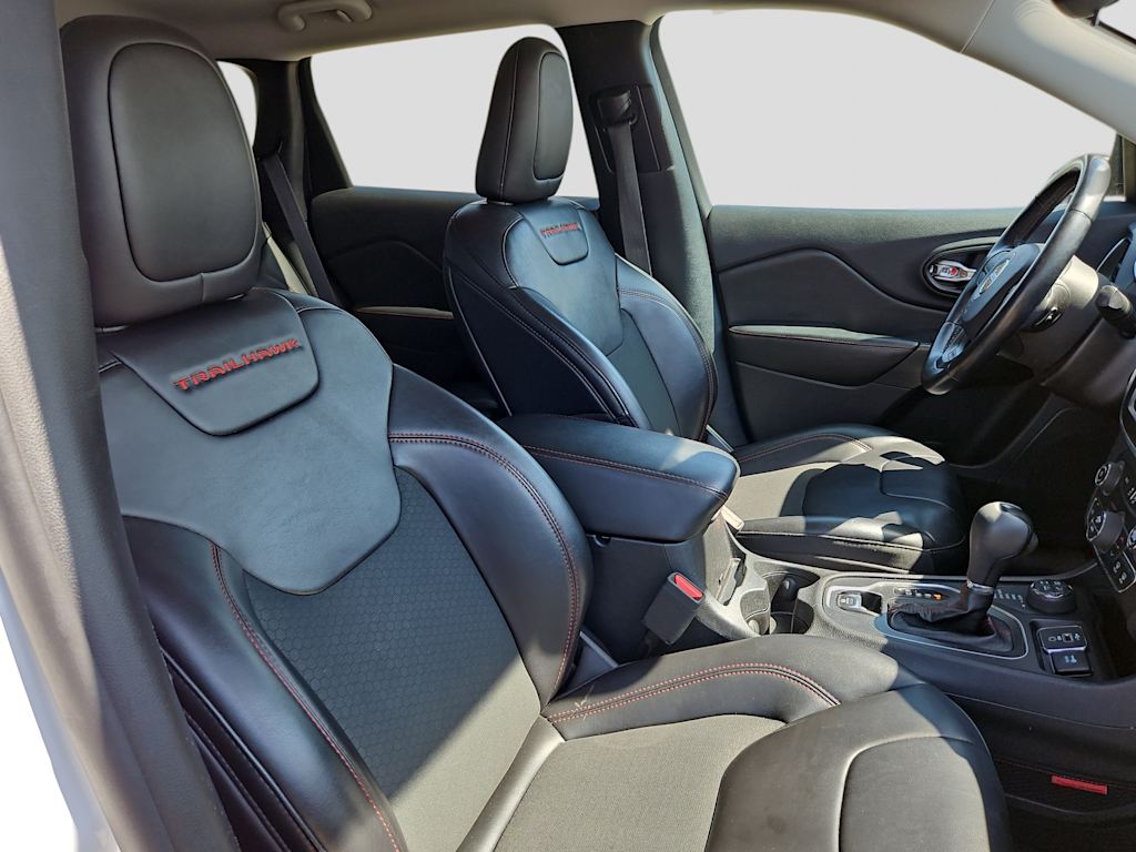 Thumbnail: 2020 Jeep Cherokee - 10