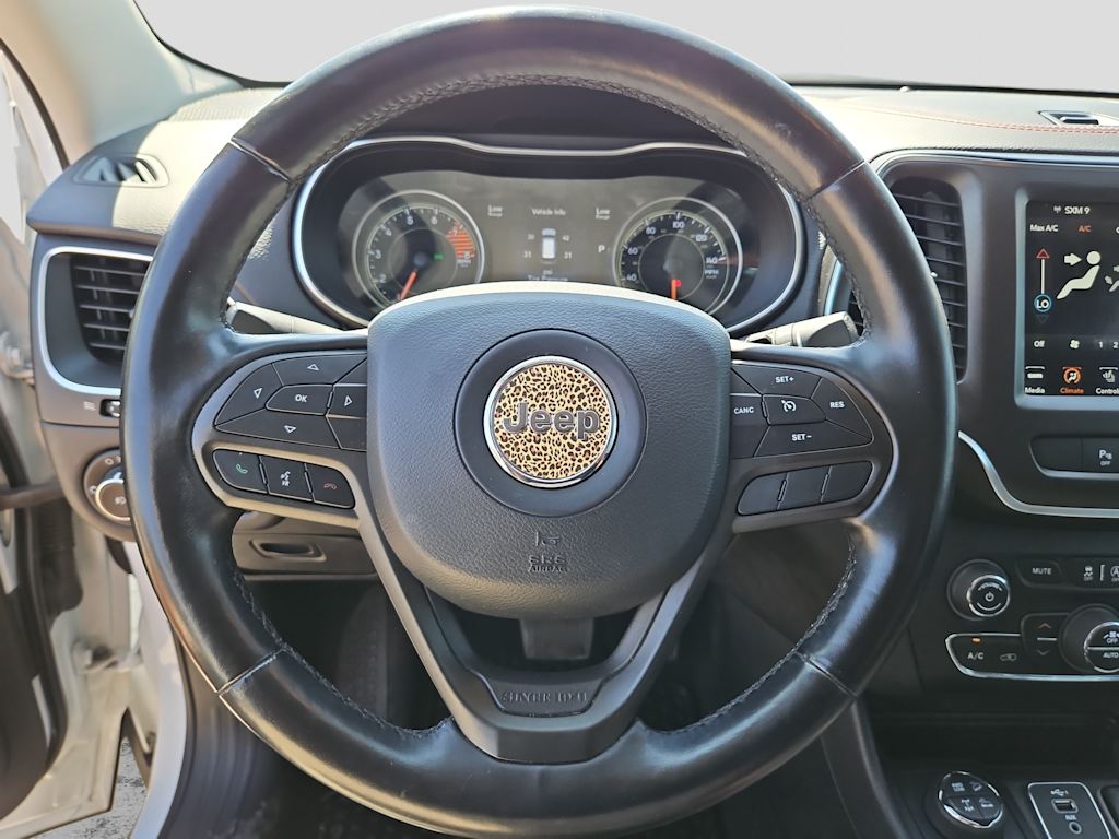 Thumbnail: 2020 Jeep Cherokee - 12