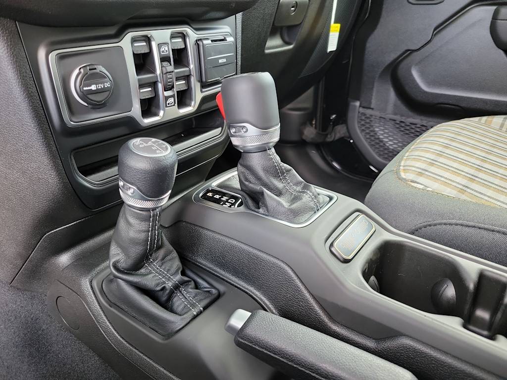 Thumbnail: 2026 Jeep Wrangler - 15