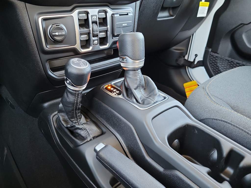 Thumbnail: 2026 Jeep Wrangler - 15