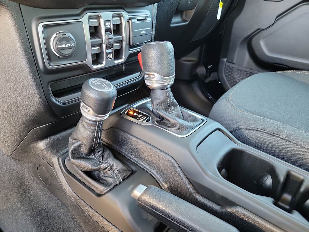 Thumbnail: 2026 Jeep Wrangler - 15
