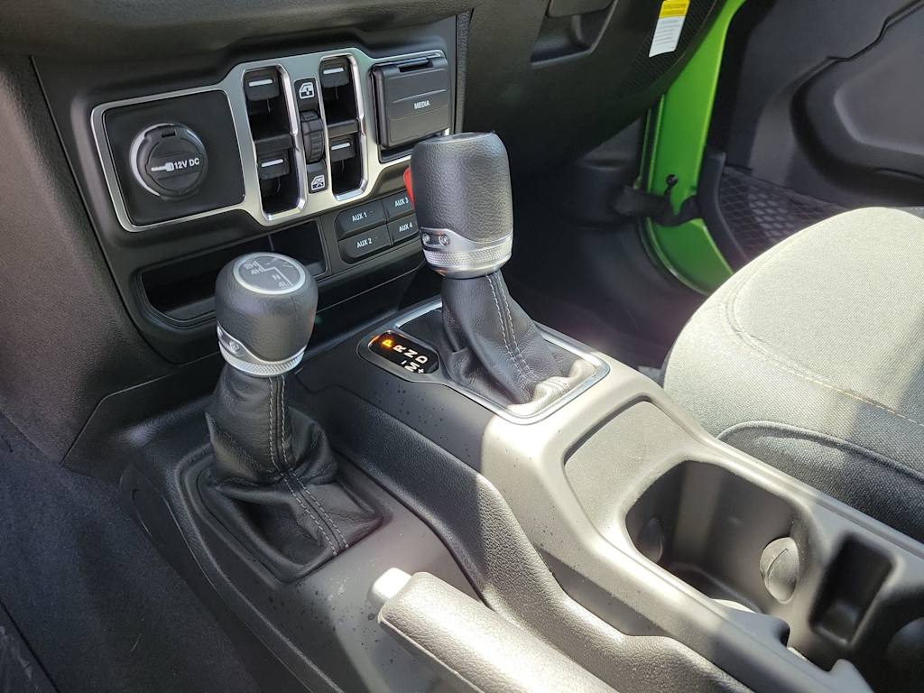 Thumbnail: 2025 Jeep Wrangler - 14